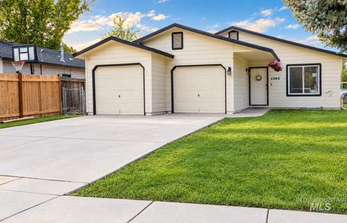 1303 S Elder St, Nampa, ID, 83686-7471 | Card Image