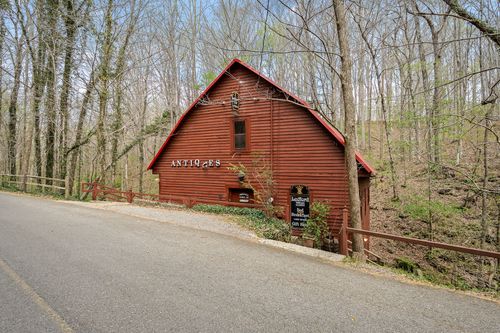 1195 Shippmans Creek Rd, Wartrace, TN, 37183-3312 | Card Image