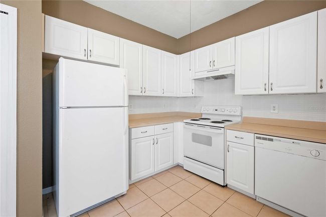 34846 Teeview Ln, Townhouse with 2 bedrooms, 3 bathrooms and null parking in ZEPHYRHILLS FL | Image 11