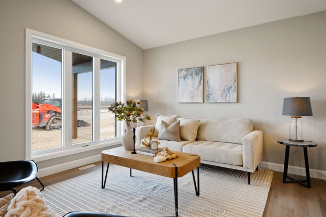17 Twynstra St, House other with 3 bedrooms, 3 bathrooms and 2 parking in Ailsa Craig ON | Image 5