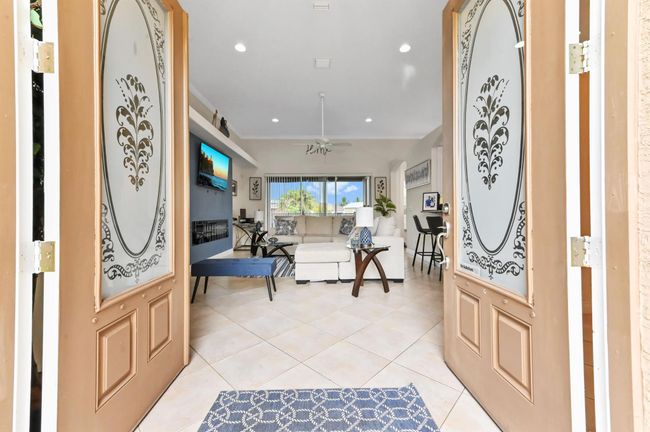 2450 Sw Summit St, House other with 3 bedrooms, 2 bathrooms and null parking in Port Saint Lucie FL | Image 7