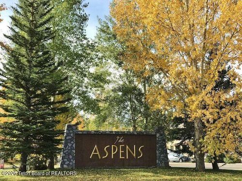 12-2-2-3900 S Lake Creek Dr, Wilson, WY, 83014-9239 | Card Image