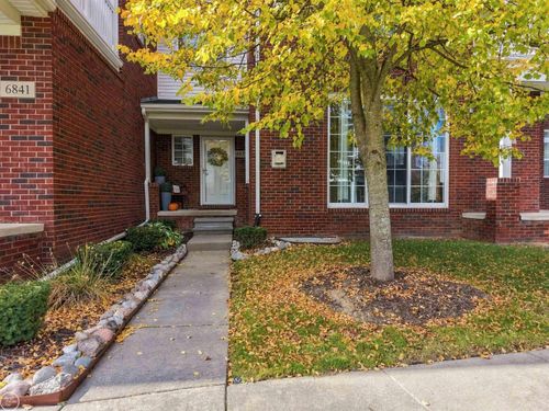 6837 Boulder Pointe Dr, Washington Twp, MI, 48094-4502 | Card Image
