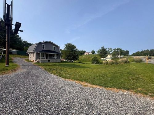 18437 Governor G C Peery Hwy, Pounding Mill, VA, 24637-3817 | Card Image