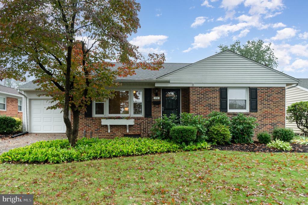 Circle Dr, Camp Hill, PA 17011