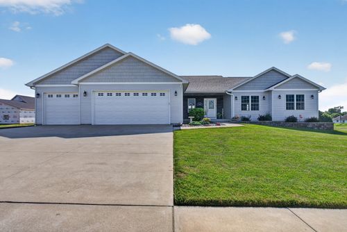 3525 Tower Ct, Clinton, IA, 52732-1205 | Card Image