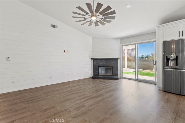 living room | Image 4