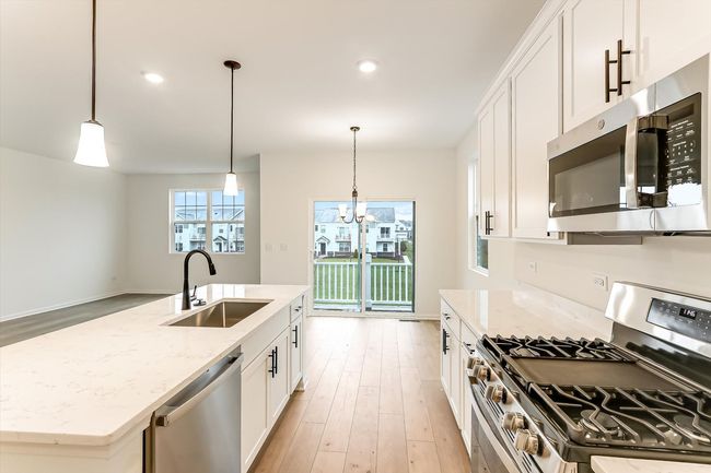 271 Kingsport Dr, Townhouse with 3 bedrooms, 3 bathrooms and 2 parking in South Elgin IL | Image 14