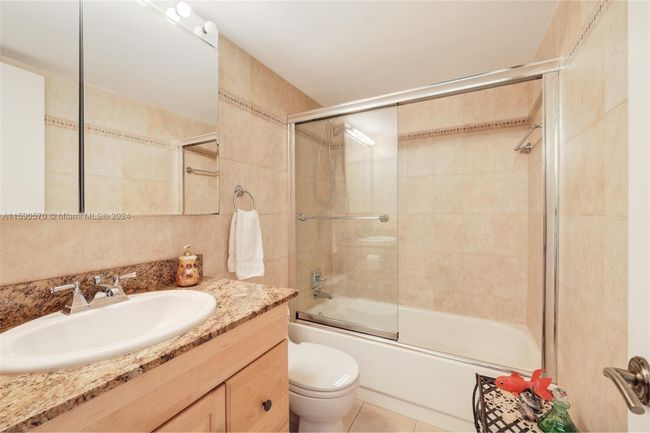 45 - 600 Ne 25th Ave, Condo with 3 bedrooms, 2 bathrooms and null parking in Hallandale Beach FL | Image 35