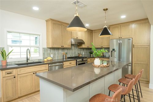 540 Hacienda Dr, Monrovia, CA, 91016-3712 | Card Image