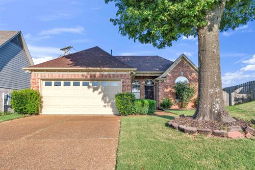 55 Magnolia Garden Ln, Oakland, TN, 38060-5138 | Card Image