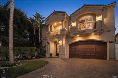 15102 Greenleaf St, Sherman Oaks, CA, 91423 | Card Image