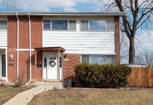 8000 W Lyons St, Niles, IL, 60714-1332 | Card Image