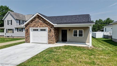 229 E 17th, Dover, OH, 44622 | Card Image
