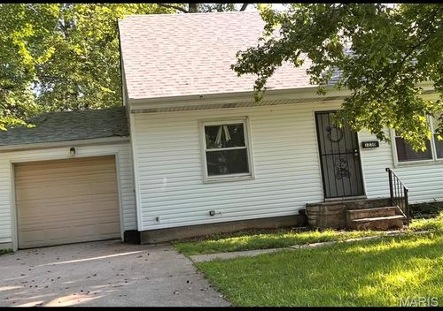 1230 Darr Dr, Saint Louis, MO, 63137-2237 | Card Image