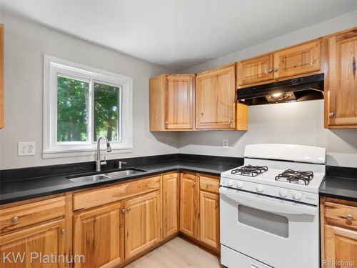 30853 Prospect St, Lenox, MI, 48048-1840 | Card Image
