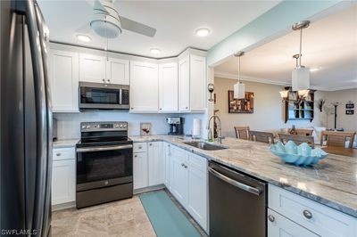 Granite Counter Tops & Recessed Lighting | Image 3