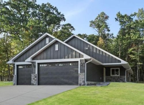 331 Gateway Pkwy, OSCEOLA, WI, 54020-4059 | Card Image
