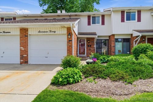 1720 Trent Ct, Wheaton, IL, 60189-7726 | Card Image