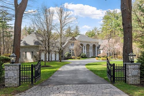 215 Monument Farm Rd, Concord, MA, 01742-5346 | Card Image