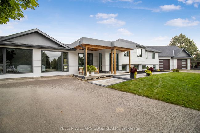 16 Mercury Rd, House other with 5 bedrooms, 4 bathrooms and 18 parking in Freelton ON | Image 5