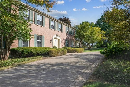 1300 Lake Shore Dr S, Barrington, IL, 60010-3530 | Card Image