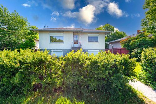 1826 38 Street Se, Calgary, AB, T2B0Z3 | Card Image