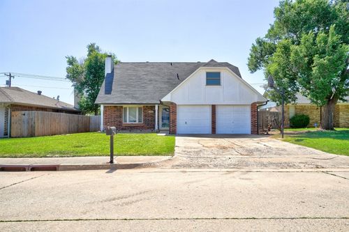 609 Crown Drive, Yukon, OK, 73099 | Card Image