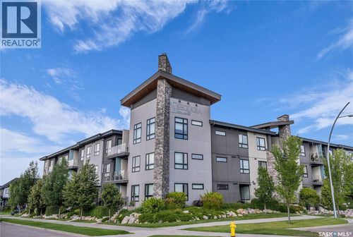 221-223 Evergreen Sq, Saskatoon, SK, S7W0W2 | Card Image