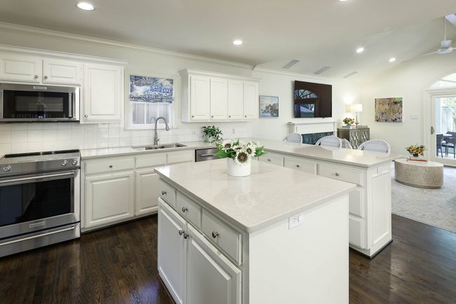4108 Greenbrier Dr, House other with 4 bedrooms, 4 bathrooms and null parking in Dallas TX | Image 12