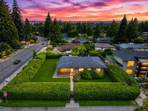 799 Donegal Place, North Vancouver, BC, V7N2X8 | Card Image