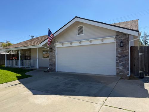 315 E Washington Avenue, Tulare, CA, 93274 | Card Image