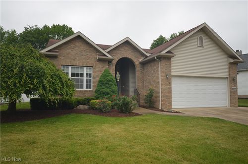3297 Bath Heights Dr, Cuyahoga Falls, OH, 44223-3758 | Card Image