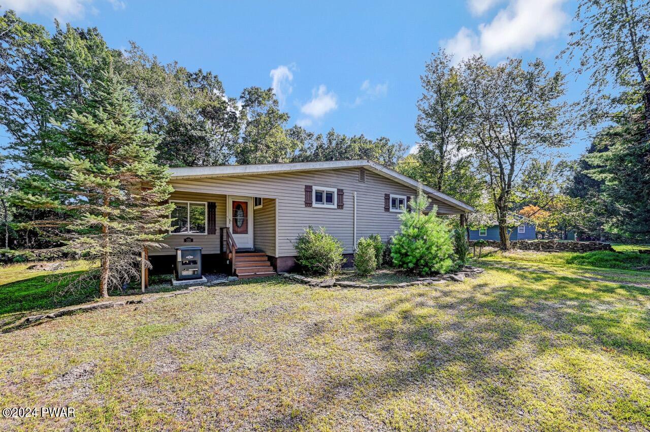 Sunrise Dr, Tafton, PA 18464