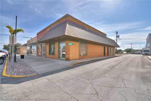 22 E Wall St, Frostproof, FL, 33843-2103 | Card Image