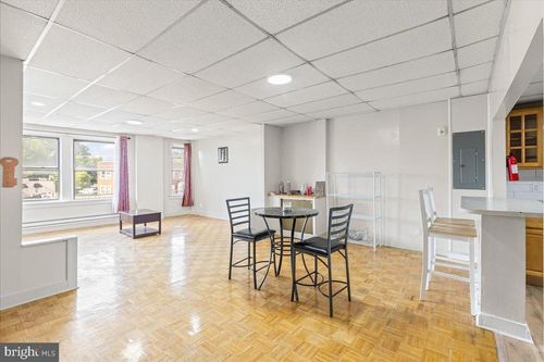 245 Warren St, BEVERLY, NJ, 08010-1341 | Card Image