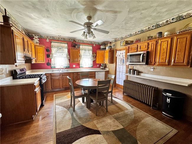 211 Stephens St, House other with 4 bedrooms, 4 bathrooms and 3 parking in Vanderbilt PA | Image 7