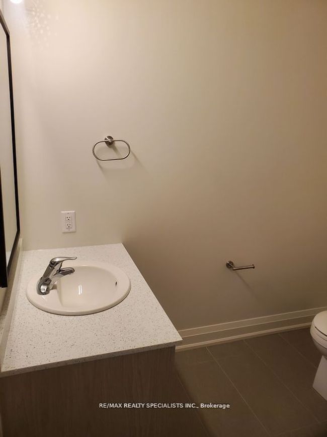 206 - 307 King St E, Condo with 2 bedrooms, 1 bathrooms and 1 parking in Hamilton ON | Image 8