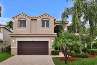 3962 Pinewood Ln, House other with 4 bedrooms, 2 bathrooms and null parking in Weston FL | Image 2