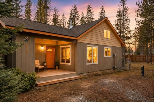 56244 Black Duck Rd, Bend, OR, 97707-2142 | Card Image