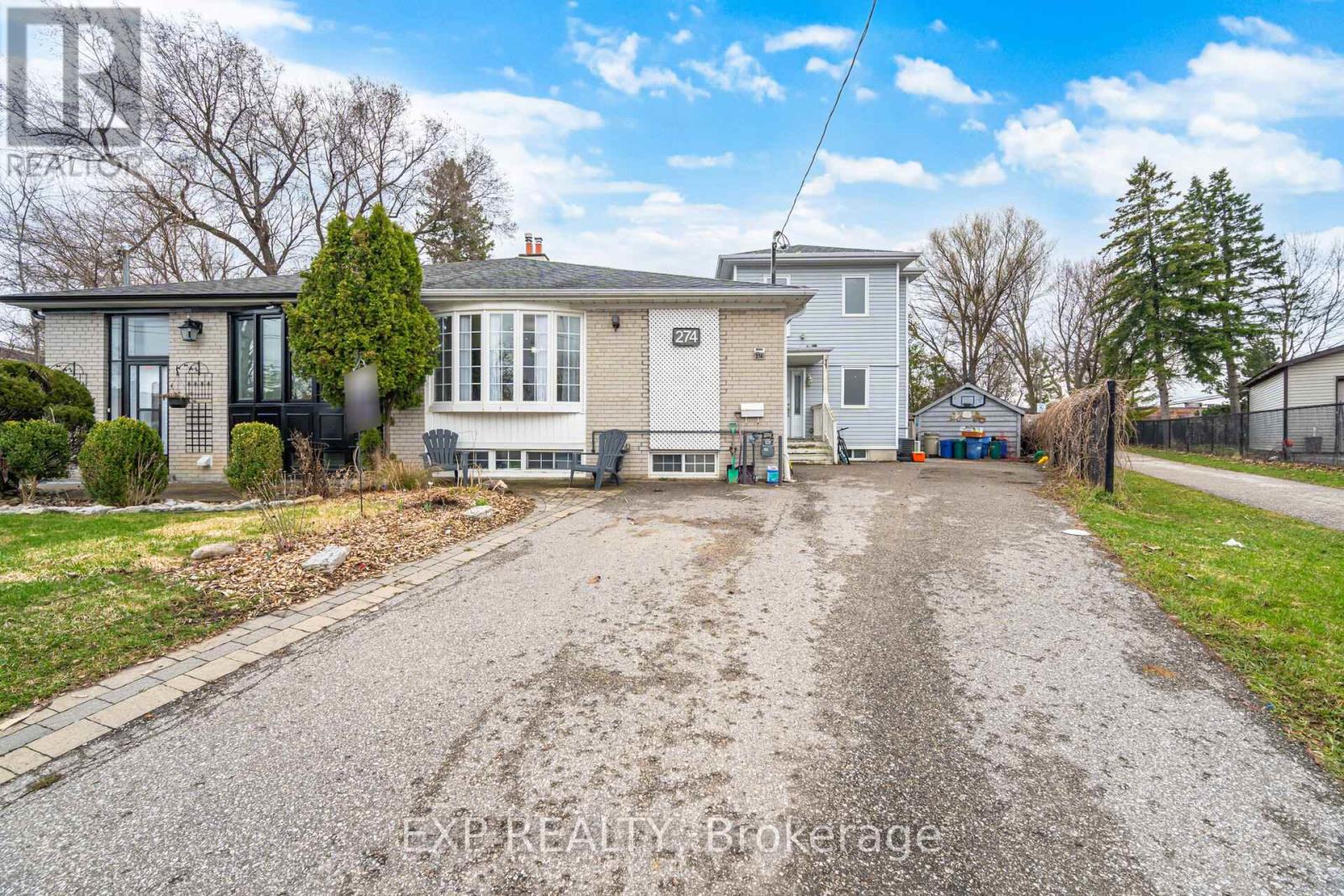 Residential in Richmond Hill (Crosby) 2