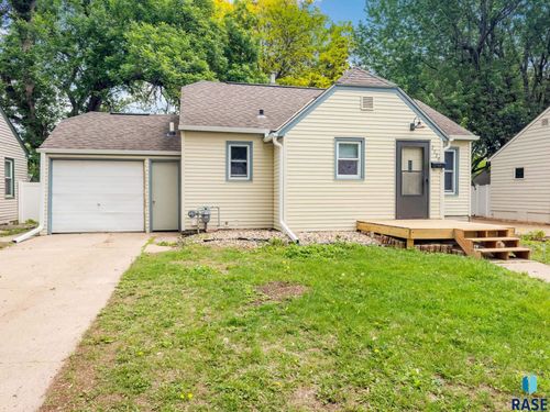 2024 S Euclid Ave, Sioux Falls, SD, 57105-2623 | Card Image