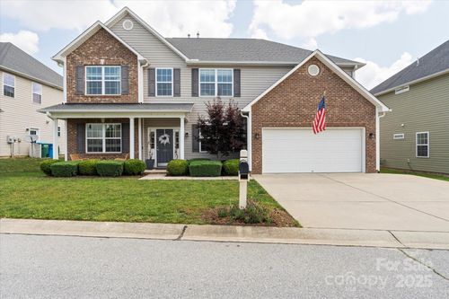 197 Roanoke Rd, Fletcher, NC, 28732-7923 | Card Image