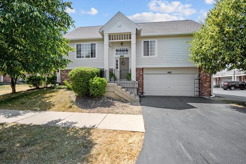 452-452 Churchill Dr, Elgin, IL, 60124-8032 | Card Image