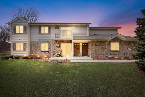 2020 Meadow Ct, West Bend, WI, 53095-5728 | Card Image