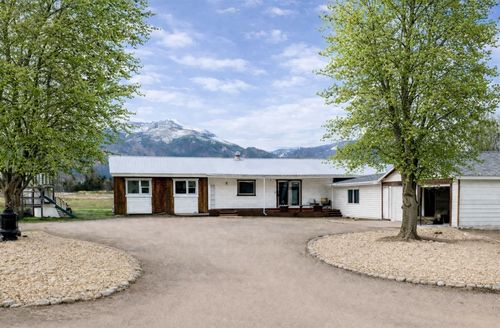 611 Old Corvallis Rd, Corvallis, MT, 59828-9443 | Card Image