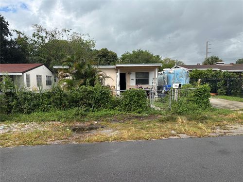 733 Nw 15th Ter, Fort Lauderdale, FL, 33311-7805 | Card Image