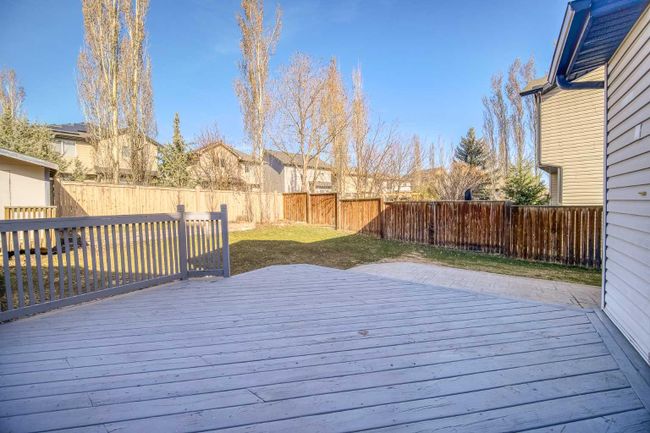 148 Chapman Close Se, Home with 3 bedrooms, 3 bathrooms and 2 parking in Calgary AB | Image 31