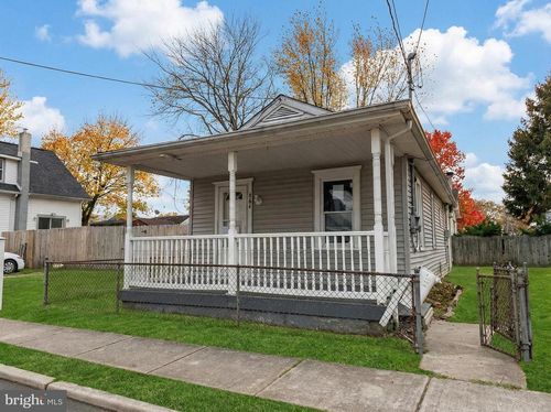 704 Wesley Ave, National Park, NJ, 08063-1327 | Card Image