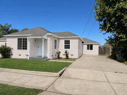 2665 Princeton St, Sacramento, CA, 95815-1944 | Card Image